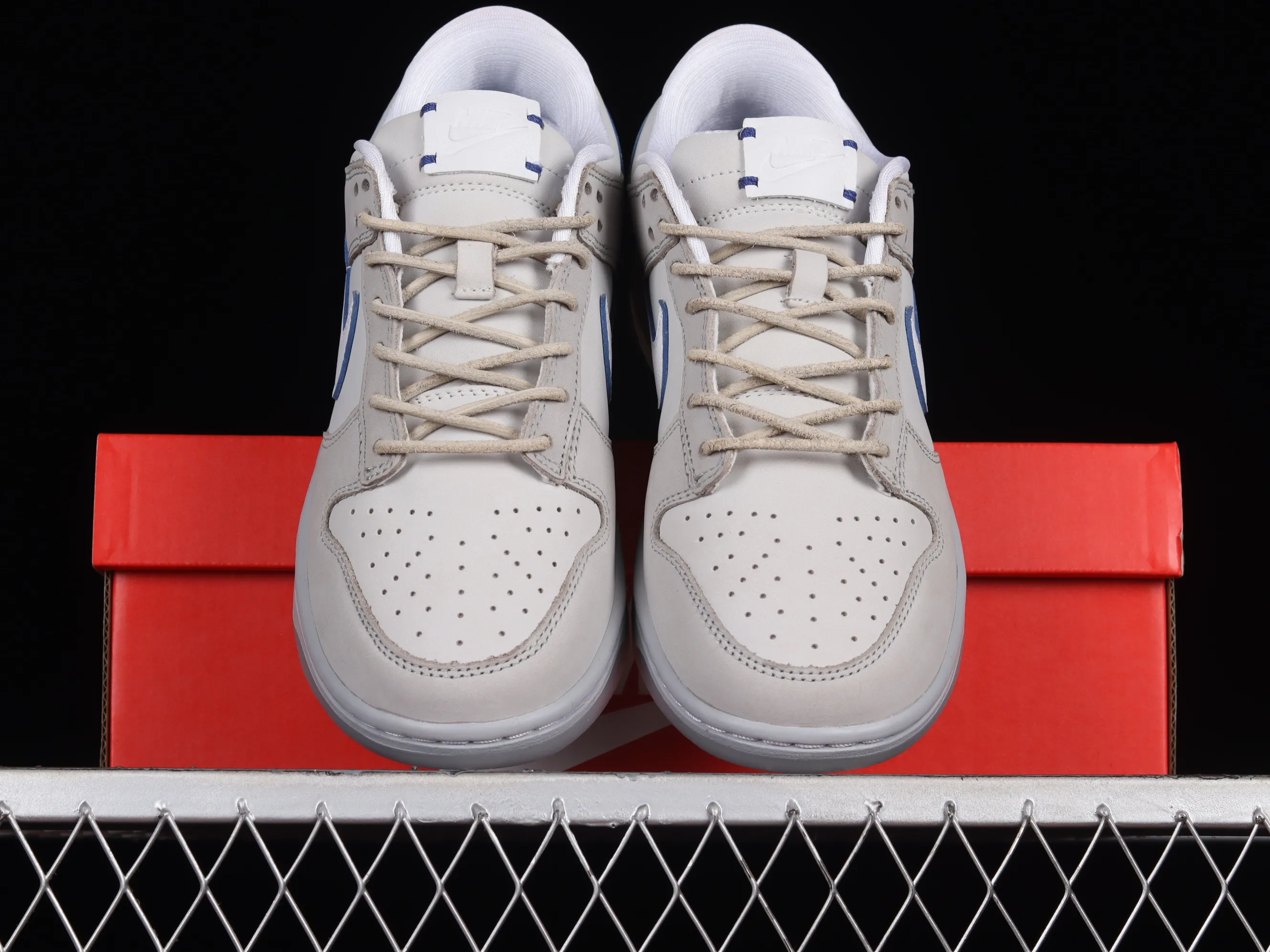 All categories Nk SB Dunk Series Nk SB Dunk Low low-top sneakers Nk SB Dunk Low "Grey Leather" Moon Gray SB low-top sports and leisure sneakers DX3722-001